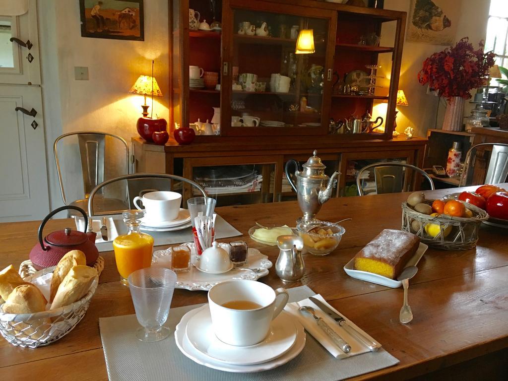 Les Volets Bleus Bed & Breakfast Arcangues Exterior photo
